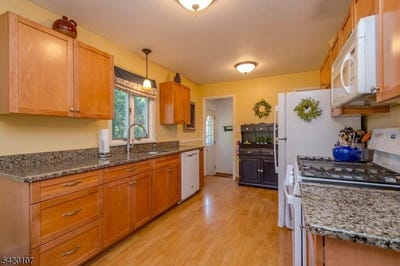 /international/us/214-vesper-ave-middlesex-boro-nj-110106918634/