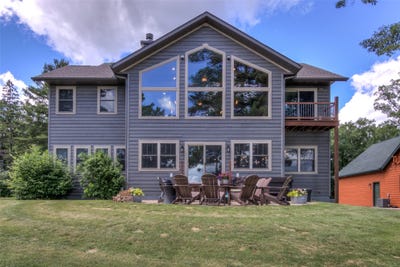 /international/us/2746-27th-avenue-mikana-wi-110108902718/