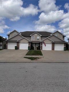 /international/us/9021-gala-drive-lee-s-summit-mo-110108986462/