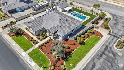 /international/us/16602-northfield-way-bakersfield-ca-110098548243/