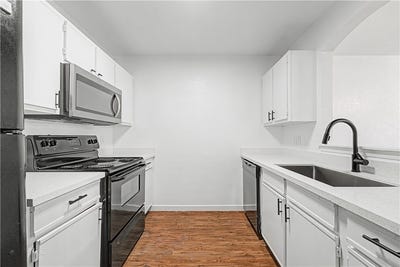 /international/us/3300-sw-victoria-place-bentonville-ar-110106471221/