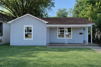 /international/us/820-w-crawford-street-denison-tx-110106272396/