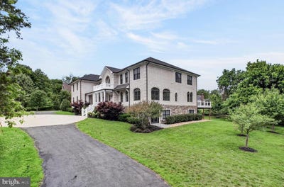 /international/us/7112-georgetown-pike-mclean-va-110108507270/