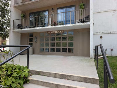 /international/us/2700-shore-dr-306-unit-306-clear-lake-ia-110119607851/