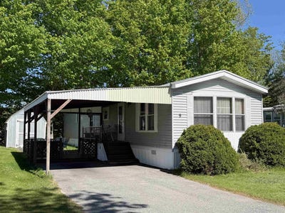 /international/us/9-paradise-street-gorham-nh-110102944471/