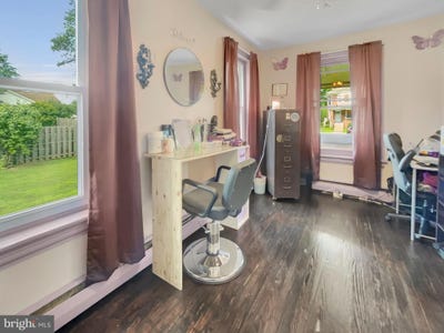 /international/us/718-walnut-street-royersford-pa-110101090297/