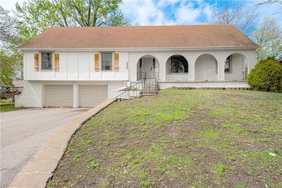 /international/us/12706-corrington-avenue-grandview-mo-110107889274/