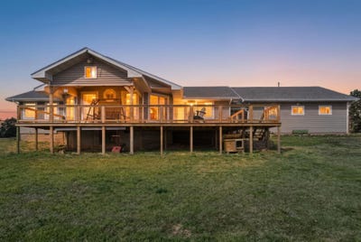 /international/us/7449-farm-road-seligman-mo-110105863484/