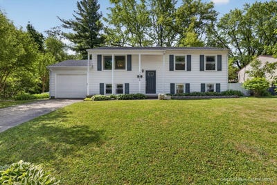 /international/us/101-w-melody-lane-woodstock-il-110108334311/