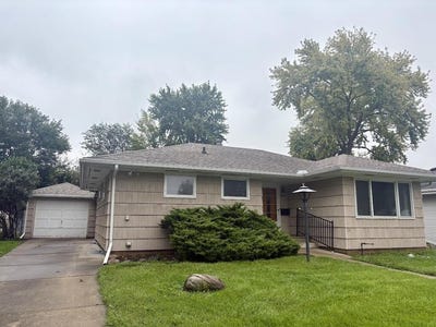 /international/us/2216-8th-ave-s-fort-dodge-ia-110120037310/