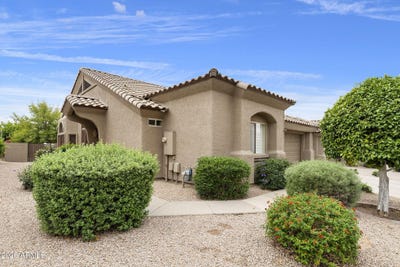 /international/us/4202-e-broadway-road-mesa-az-110120772930/