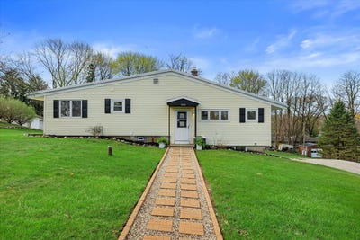 /international/us/14225-forest-view-ln-brookfield-wi-110107334857/