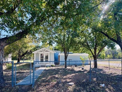 /international/us/241-s-avenue-d-cross-plains-tx-110103147952/
