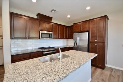 /international/us/40446-calle-real-murrieta-ca-110098989186/
