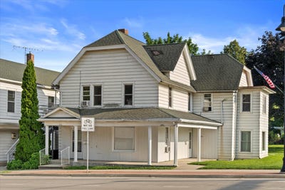 /international/us/229-w-main-st-waterford-wi-110101122393/?lang=id
