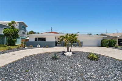 /international/us/2671-w-bay-isle-drive-se-st-petersburg-fl-110107734240/