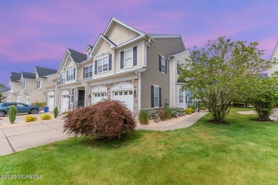 /international/us/22-brookfield-drive-jackson-nj-110100982951/