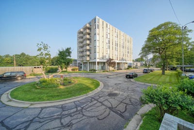 /international/us/715-w-michigan-avenue-jackson-mi-110101364923/