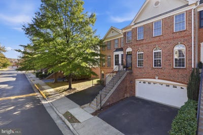 /international/us/814-maple-flats-terrace-purcellville-va-110109608544/