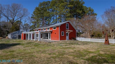 /international/us/48-steamboat-road-irvington-va-110106326942/
