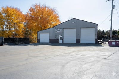/international/us/1626-academy-street-elroy-wi-110103593076/