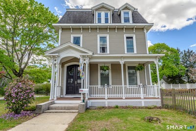 /international/us/69-winter-street-killingly-ct-110107823102/