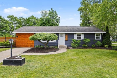 /international/us/823-w-merchant-street-new-buffalo-mi-110108346283/