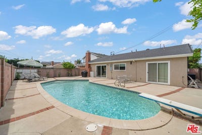 /international/us/17512-balfern-ave-bellflower-ca-110107050446/