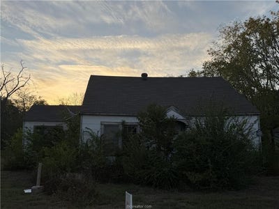 /international/us/400-s-brazos-avenue-bryan-tx-110110350518/