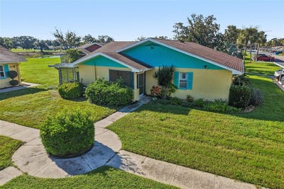 /international/us/1907-canterbury-lane-sun-city-center-fl-110119892321/