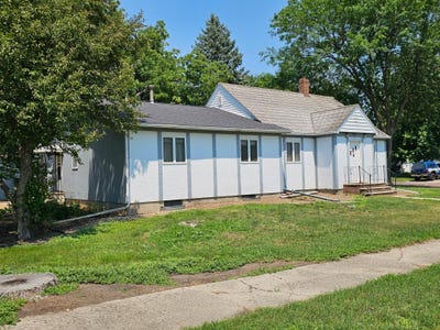 /international/us/131-e-dineen-street-sanborn-mn-110109136894/