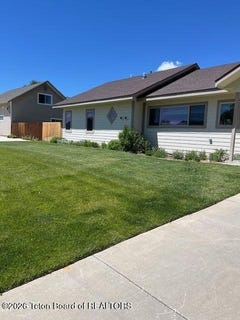 /international/us/309-spruce-street-pinedale-wy-110105415128/