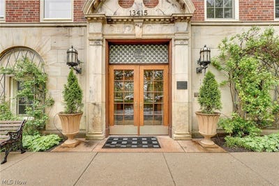 /international/us/13415-shaker-boulevard-cleveland-oh-110107688757/