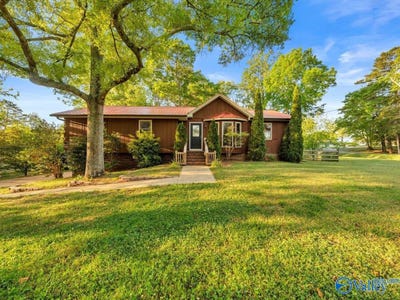 /international/us/1219-hood-avenue-scottsboro-al-110107290289/