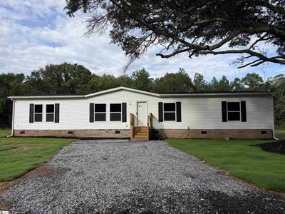 /international/us/106-star-drive-belton-sc-110119549189/