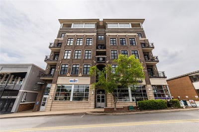 /international/us/609-w-dickson-street-fayetteville-ar-110107697229/