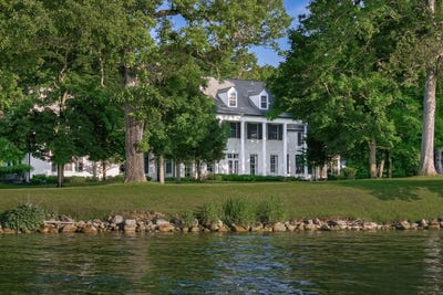 /international/us/w3150-s-lakeshore-dr-lake-geneva-wi-110108876837/
