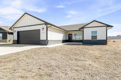 /international/us/312-deer-run-ave-el-dorado-ks-110105953897/