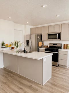 /international/us/305-e-serenity-ave-tooele-ut-110106173739/