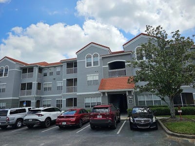 /international/us/18001-richmond-place-drive-tampa-fl-110105524307/