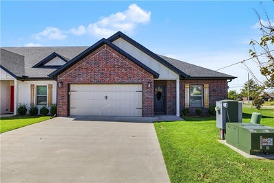 /international/us/1602-s-17th-place-rogers-ar-110120454901/