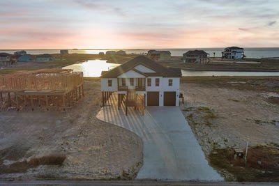 /international/us/10-westpointe-drive-rockport-tx-110095422760/