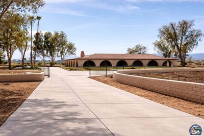 /international/us/1905-w-wixom-rd-el-centro-ca-110106702345/