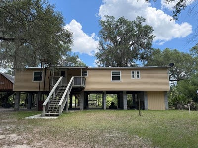 /international/us/1587-ne-930th-st-old-town-fl-110109232810/