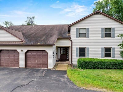 /international/us/900-sawyer-drive-marshfield-wi-110101192895/