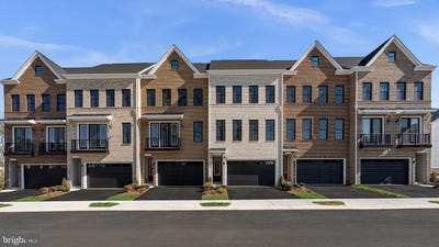 /international/us/4-picasso-square-ashburn-va-110120421790/