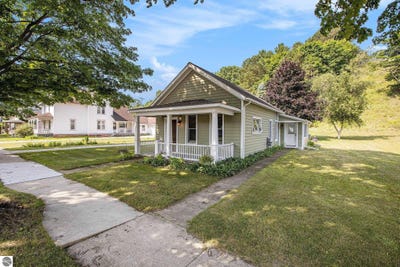 /international/us/605-lincoln-avenue-elberta-mi-110101003652/
