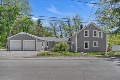 /international/us/19-hardwick-street-cumberland-ri-110108148398/