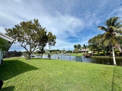 /international/us/5796-sw-89th-way-cooper-city-fl-110110021472/