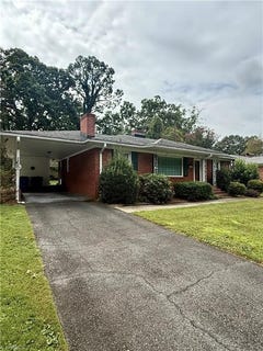 /international/us/305-wrenn-avenue-mount-airy-nc-110119986023/